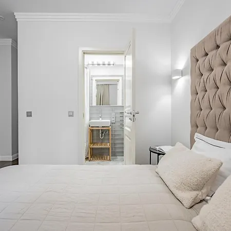 Apartment Super