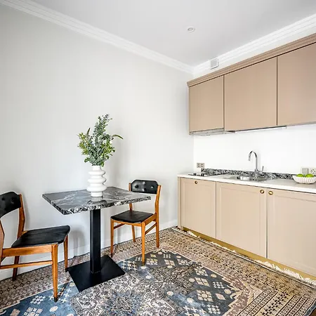 Apartment Super *